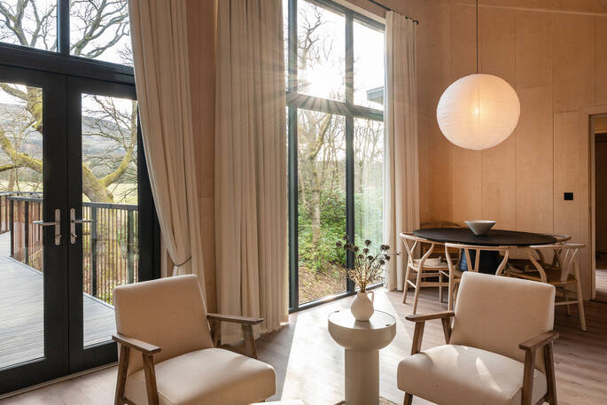 Kitchen and dining area in an open plan layout